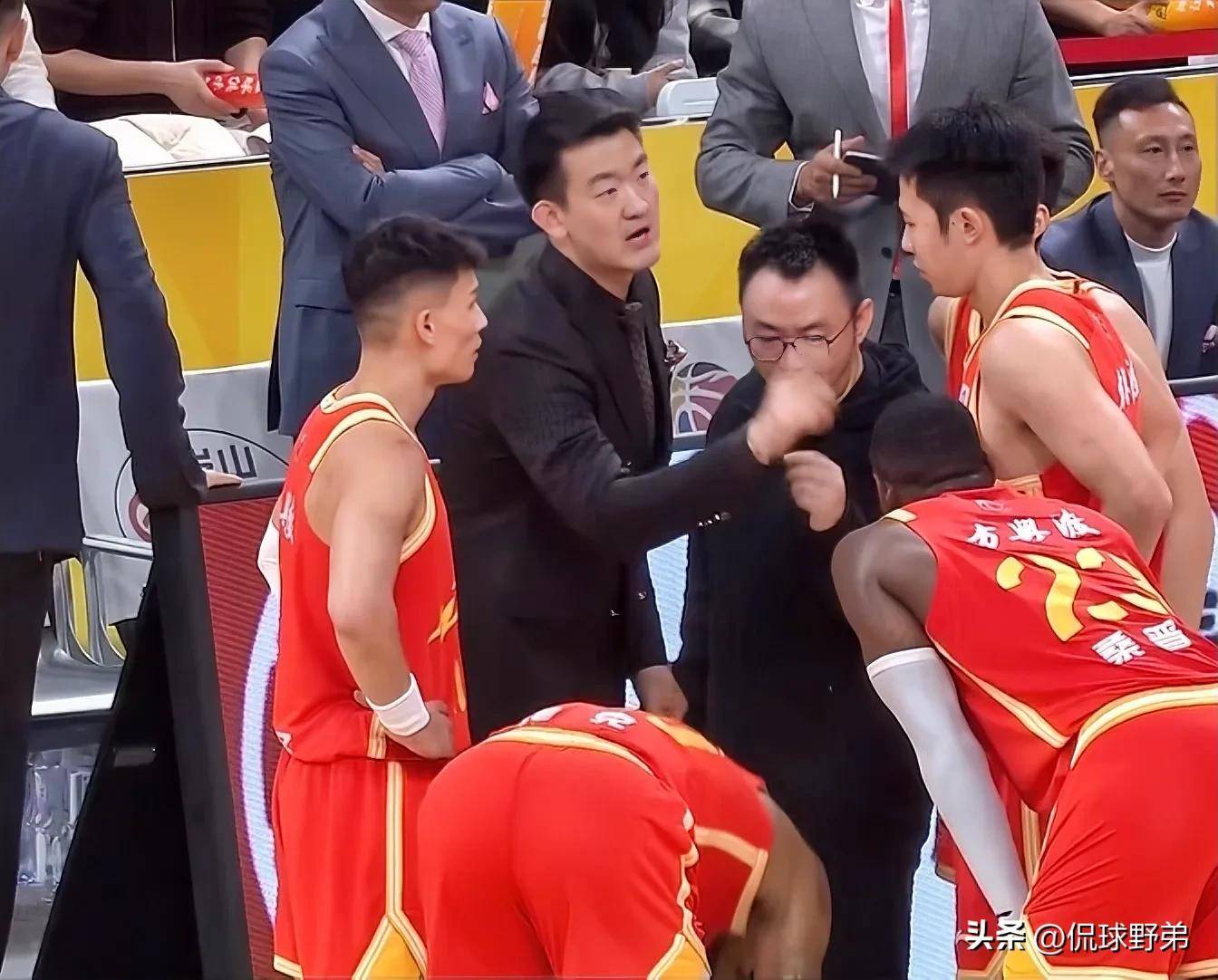 开云体育在线-包含冲刺阶段CBA常规赛传出新动向，皇家马德里止住颓势，管理层表态——压力陡增，细节决定成败的词条-开云体育在线